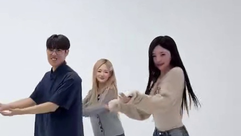 Gumayusi回复Oner！感觉Gumayusi羡慕坏了，昨日Oner分享了跟韩国女团TripleS联动跳舞的视频动态，随后Gumayusi在下方回复：？？ ​​​