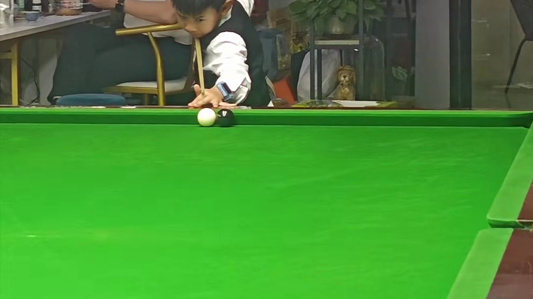 这娃拿他没办法