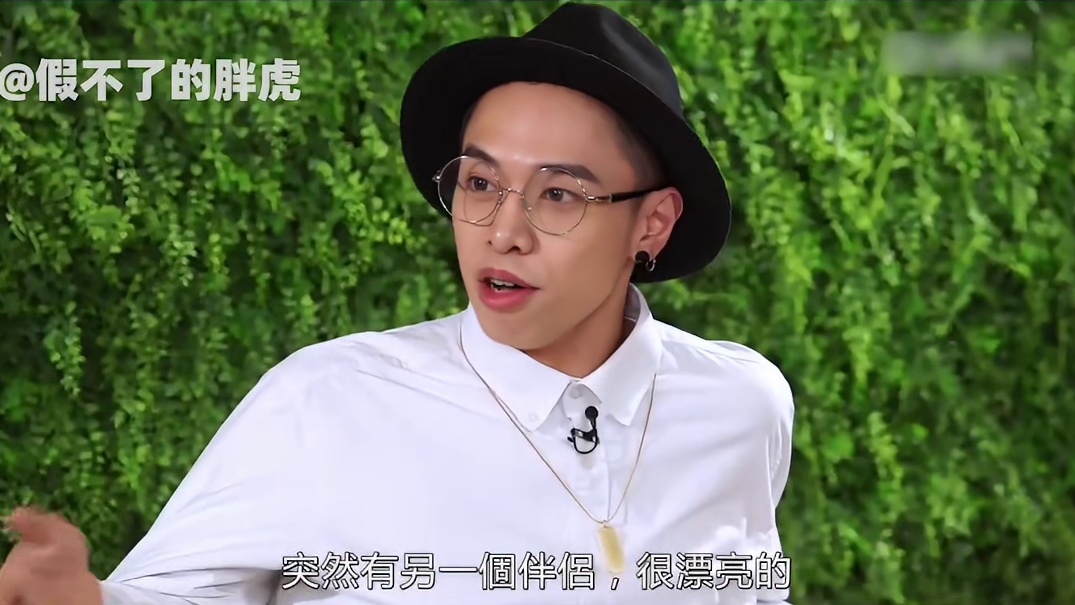 港区大尺度恋综-男嘉宾经验丰富遭吐槽！