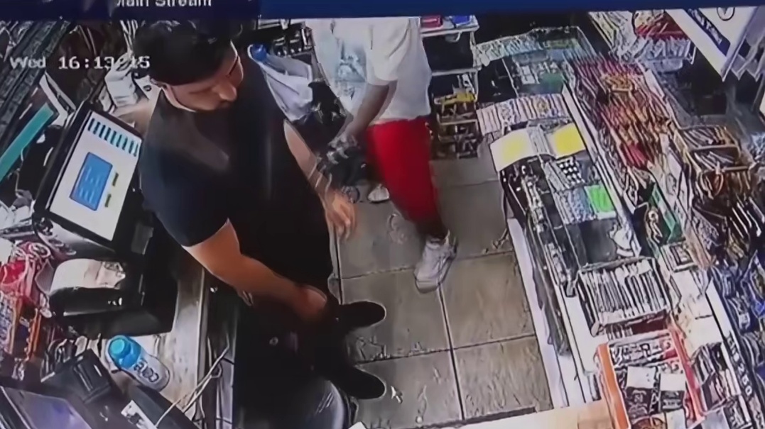 “自由美利坚，枪击每一天”抢劫不成反被杀！ #热点信息差 #自由美利坚