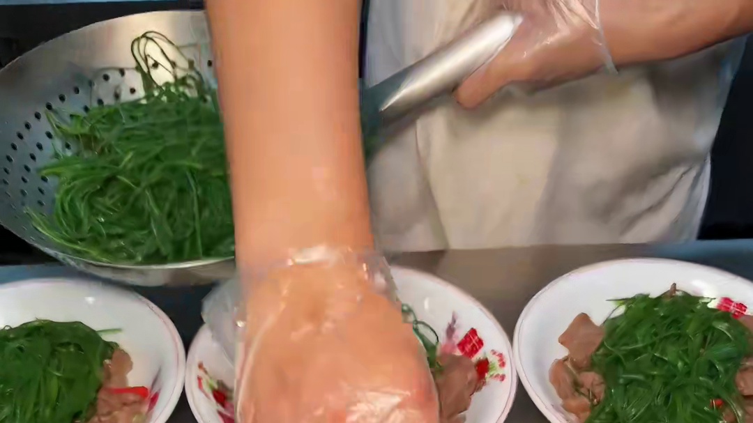 好喜欢居民楼下的烟火气美食，有点难找，但巨巨巨好吃！！