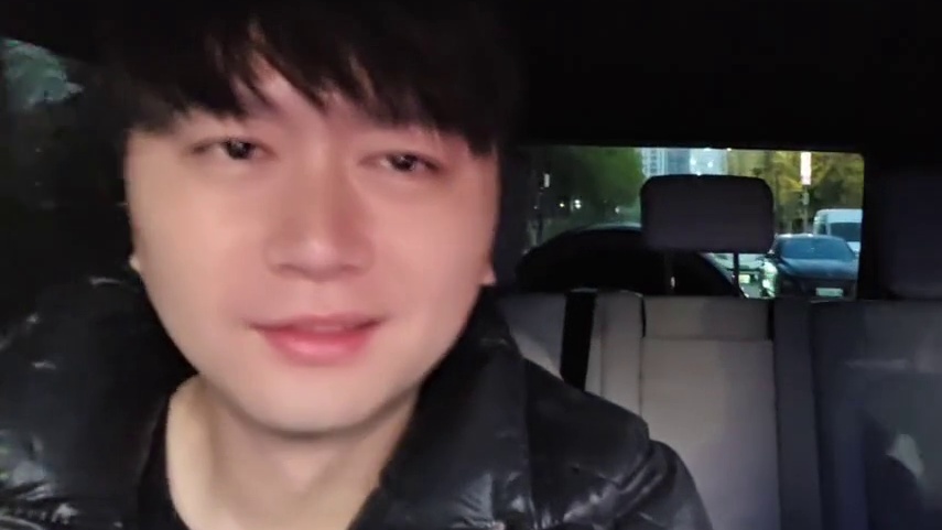 小酷美杜莎讲东阳话弹幕爆炸日本人