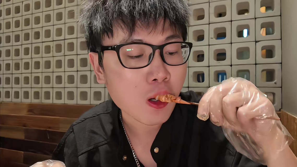 68抵100！特意冲鲜货烧烤来的，来了后被江湖菜给征服了！ #烟火气小店 #夯肉肉#烟火深圳#跟着烟