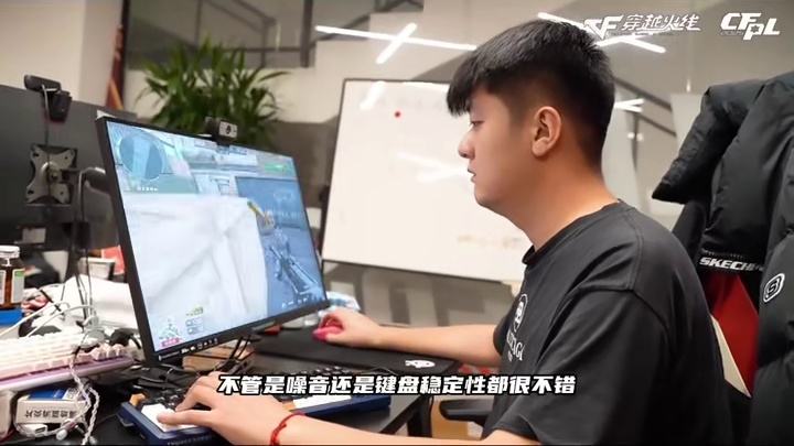 又来拆礼物啦~联盟赠送~ #穿越火线 #2025CFS