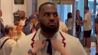 詹姆斯连续上双的纪录，还有必要刷新吗？已经无人可以打破了啊！