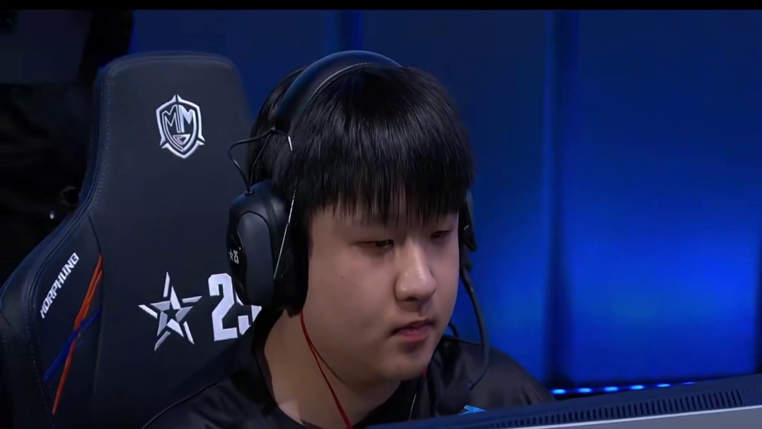 白鲨的港口状态堪忧 狗哥直言念旧的HK417有点不对劲，没有AK的那种感觉。#王炸念旧对决光头枪神