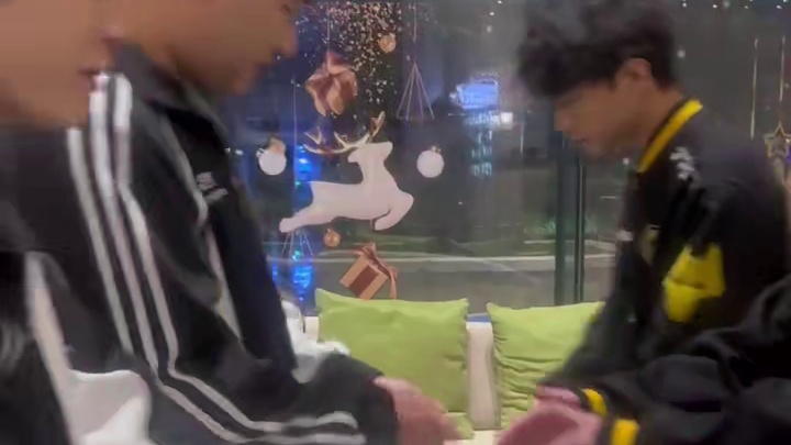 秋决还没开打，风shen已经以另一种方式进行较量？！另一边道具组偶遇对手？表面上是和和气气握手，其实