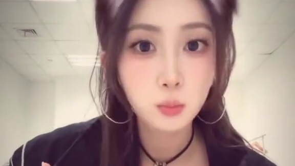 阿米嘎蒂朵喵喵！！ #vctcn #2025上海电竞大师赛 #手势舞 #瓦学姐 #可爱手势舞