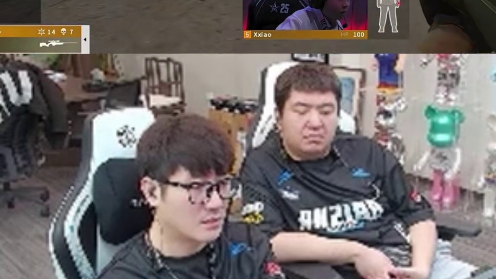 潇潇手感火热斩获15杀助队取胜，连续神经枪刷屏看嗨老白