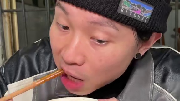 国际代吃雅安特辑！帮来自非洲的朋友圆梦！ #国际代吃 #嘿吃了吗 #雅安美食 #烟火美食市集 #寻味