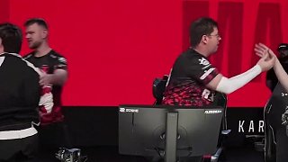 FaZe第三階段首戰(zhàn)擊潰小蜜蜂！jcobbb變超人了！ #ququ #cs2 #FaZe #布達佩斯