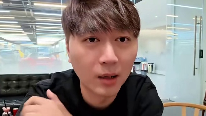 如何挽回小美的心#小小小酷哥 #惊喜 #仪式感 #一束花的仪式感 #名场面