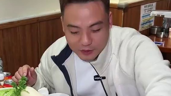 这个冬天怎么能错过一顿羊肉汤喃？69.9单人自助羊肉汤也太划算了吧#羊肉汤#冬天吃什么 #附近美食优