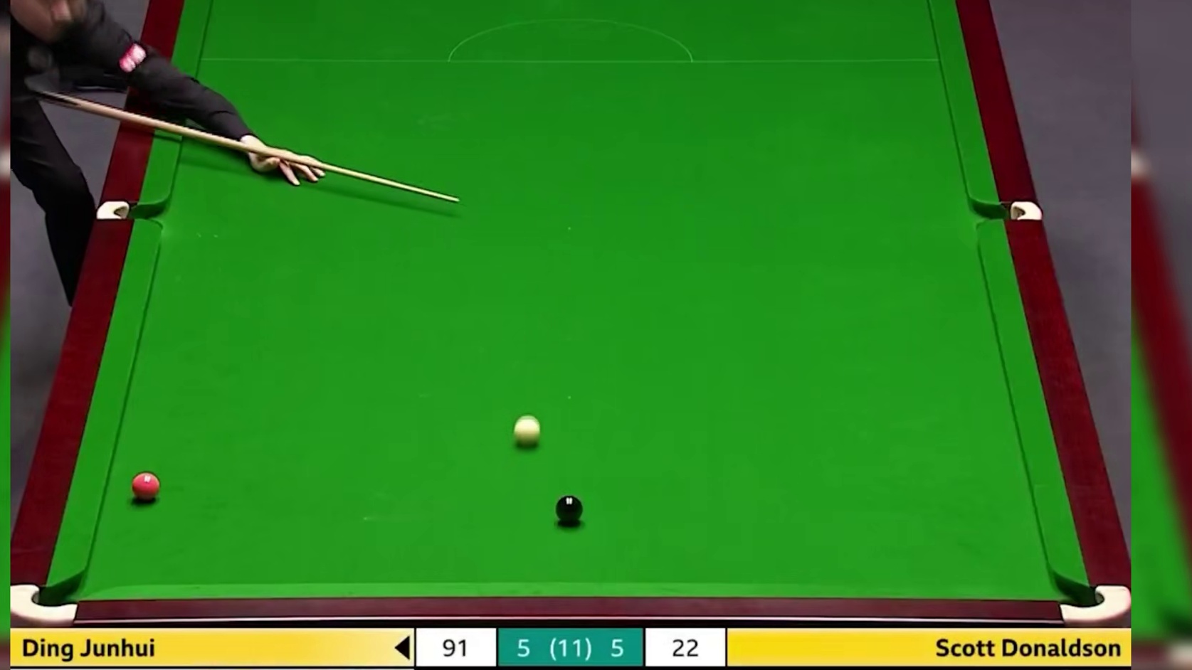 决胜局精彩长台上手！丁俊晖6-5险胜晋级英锦赛八强