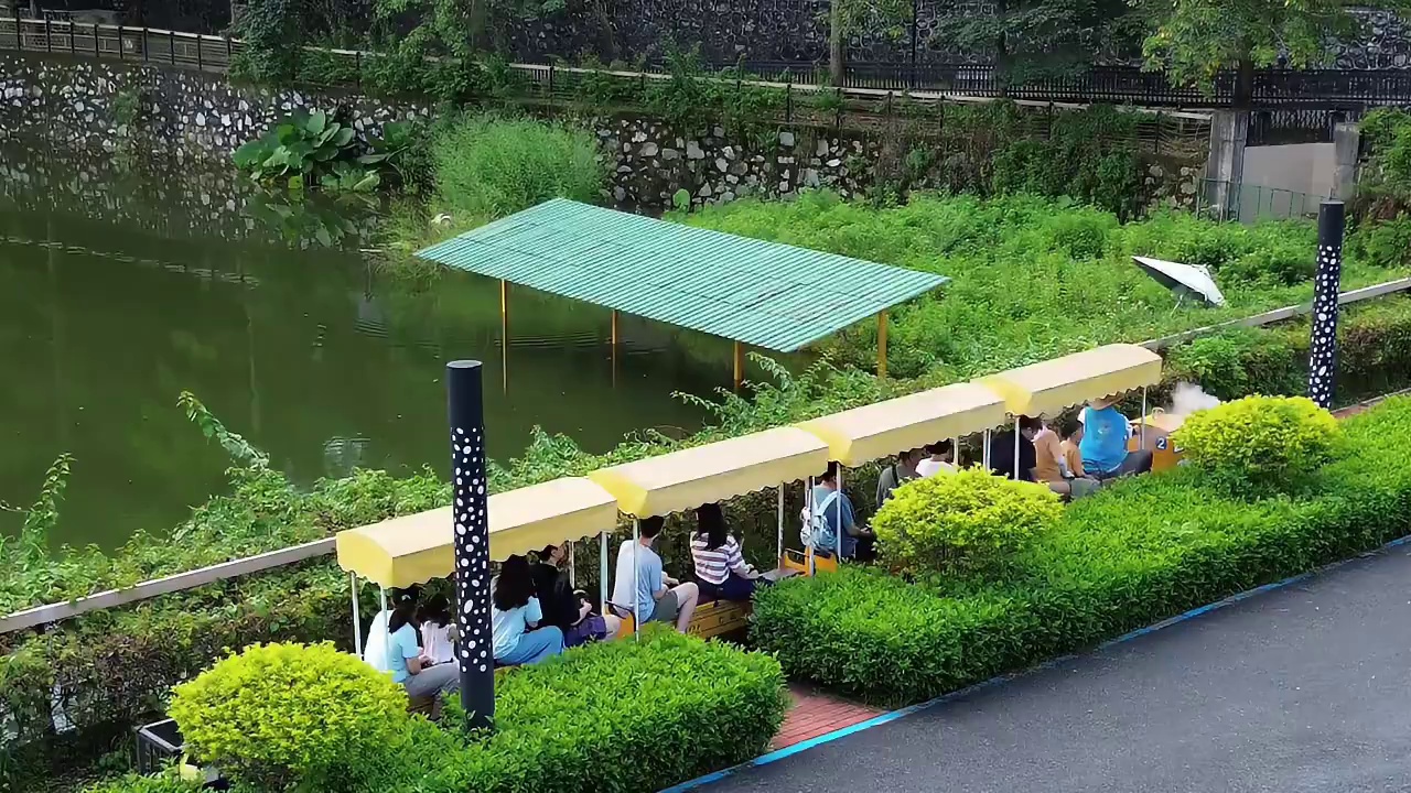 12月6日锁定这波！七彩澳游双十二大促直播福利不等人！直播间还有新推出的家庭趣玩吃鸡套票，福袋狂发+