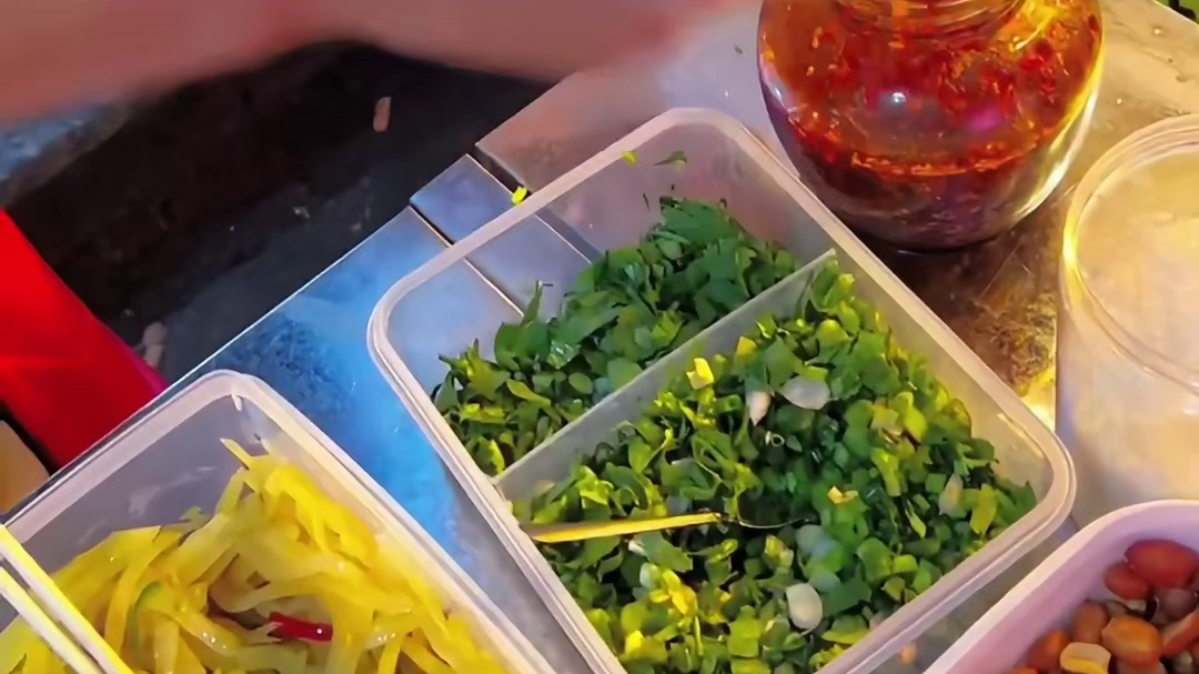 上一次吃糯米饭是四年前了，终于在深圳也吃到了