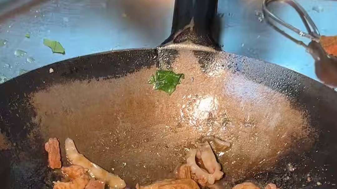 温州街头30块一碗什锦面，足足八种料，真的很绝～