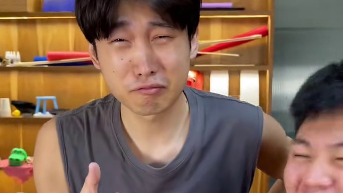 吉尼斯世界纪录挑战#哈哈哈哈哈哈我要笑死了 #日常vlog #搞笑日常#管不饿 #超能演剧情大赛