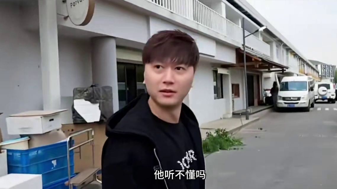 偶遇很精致漂亮的外国友人#小小小酷哥 #俄罗斯 #外国小姐姐 #名场面 #组织1995