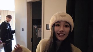 小酷迪迪相擁熱吻！