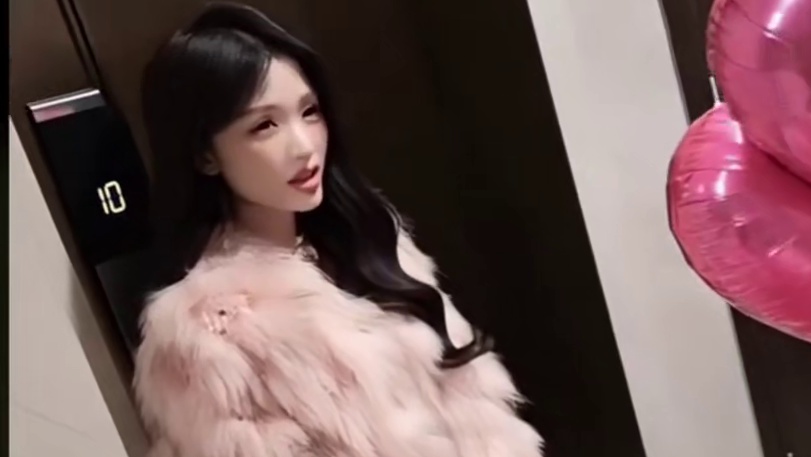 马哥和月月～
#小小小酷哥 #沈不凡 #组织1995 #因为一个片段看了整部剧