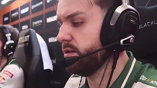 敢招惹NIKO？極限瞬秒拿下1V3！拱門就是他的家！ #ququ #cs2 #NIKO #布達(dá)佩斯M