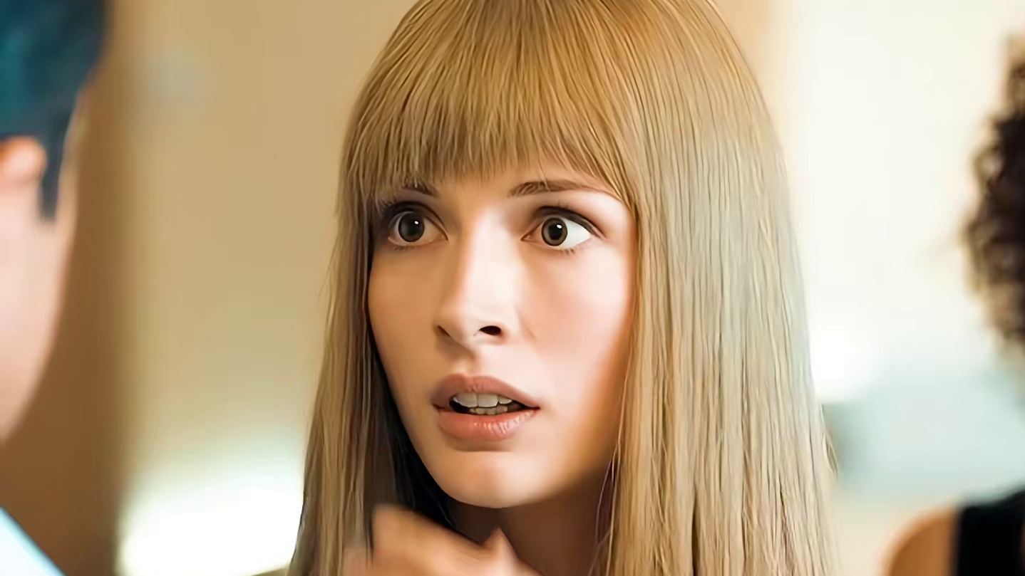 “水与火不相容，只有爱能打破常规”