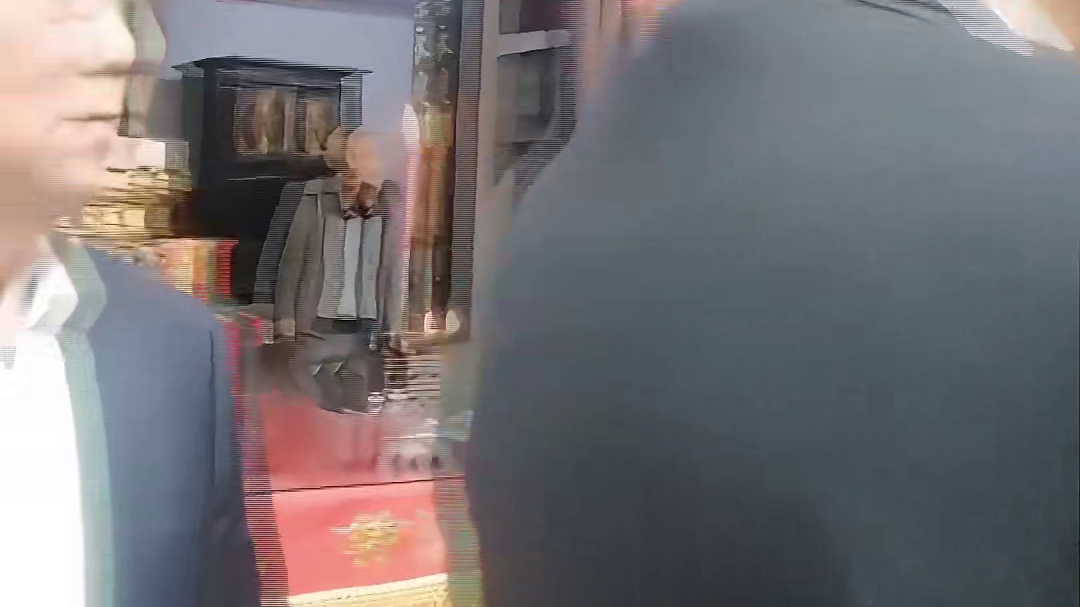 周华健回广东潮汕祭祖，给祠堂捐了一万块钱！