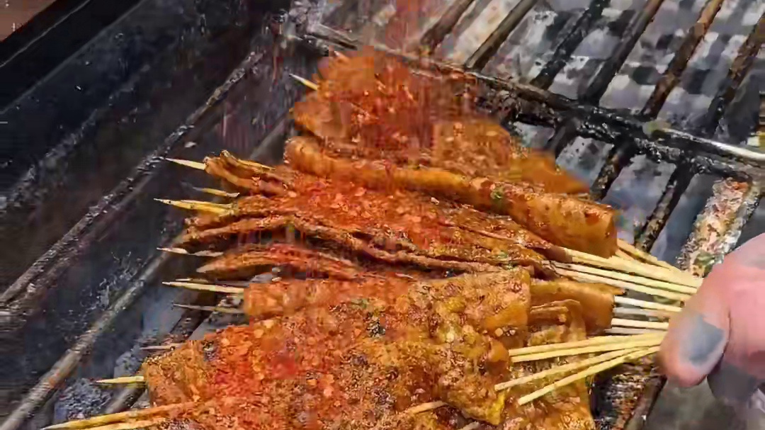 小哥：我做梦都在烤豆干………