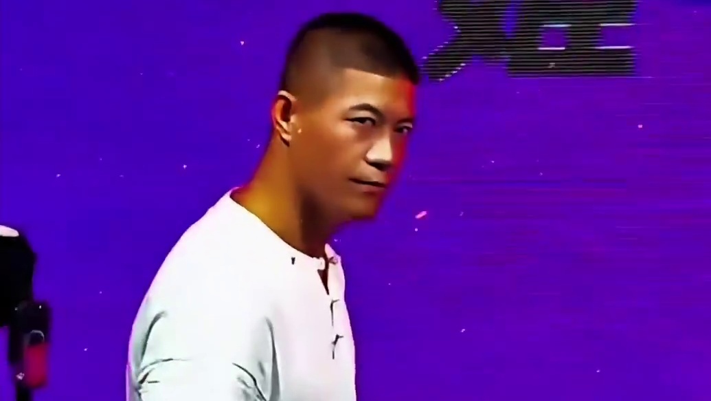 赵鸿刚这赛比的太憋屈，全网都在替他喊不公