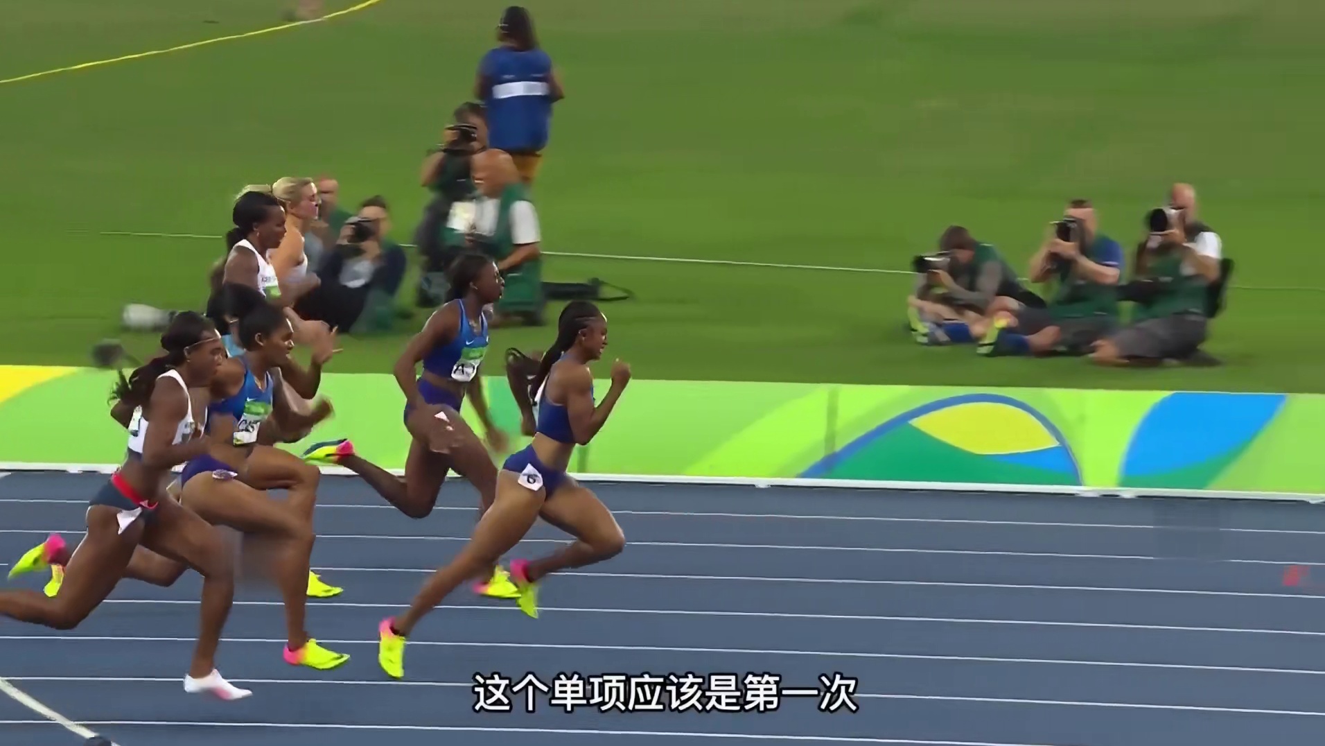 太凶残了，美国女子短跨队竟然包揽ao运前三，这股田径力量太强了