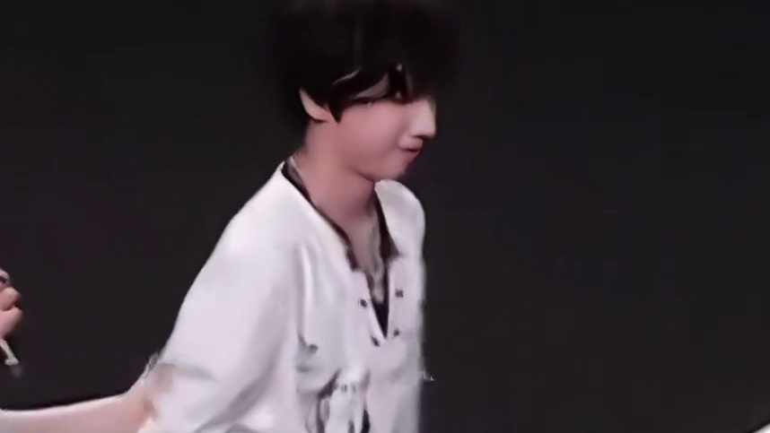 聂玮辰说好的小孩呢？怎么才14岁这腿比我的命都长了！#对聂玮辰14岁腿长有了实感