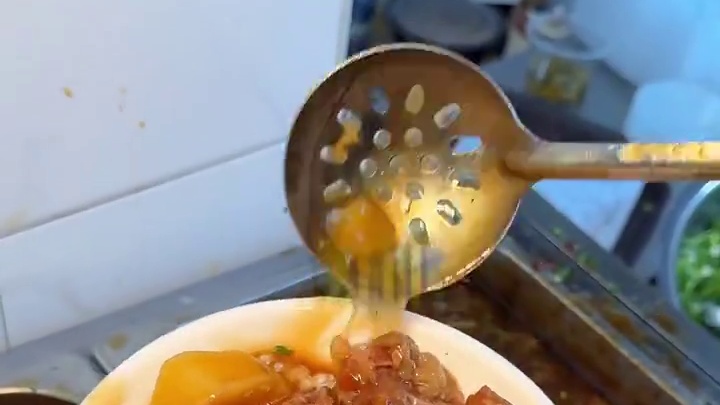 来汕头吃了馋了好久的牛肉牛腩双拼饭