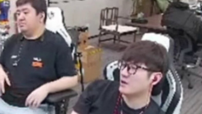 老白谈AG打小孩哥队，表示AG经验足状态好，小孩哥队很难取胜