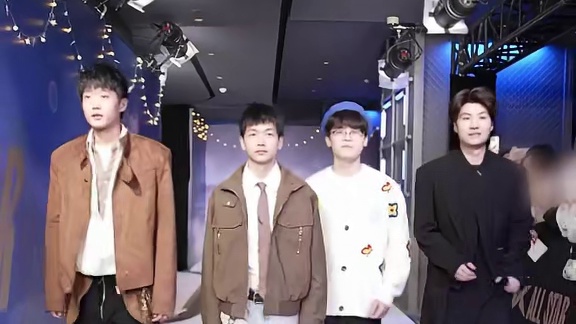 LPL众选手红毯 #2025LPL全明星  #2025LPL全明星红毯