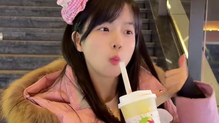 陈多多草莓我的逛街新搭子！
#陈多多草莓少女心 #陈多多豆腐奶茶 #陈多多草莓米布 #成都必喝奶茶 