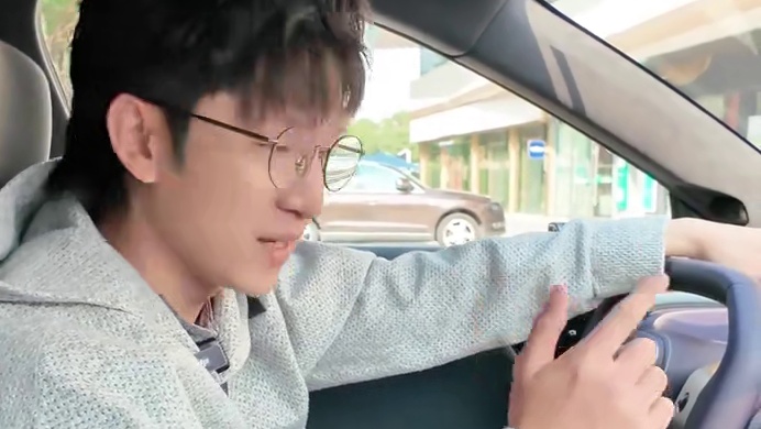 原来广州老城区的美食还有这么多！阿维塔07太给力了！ #阿维塔07粤享乾崑 #阿维塔07 #华为乾崑