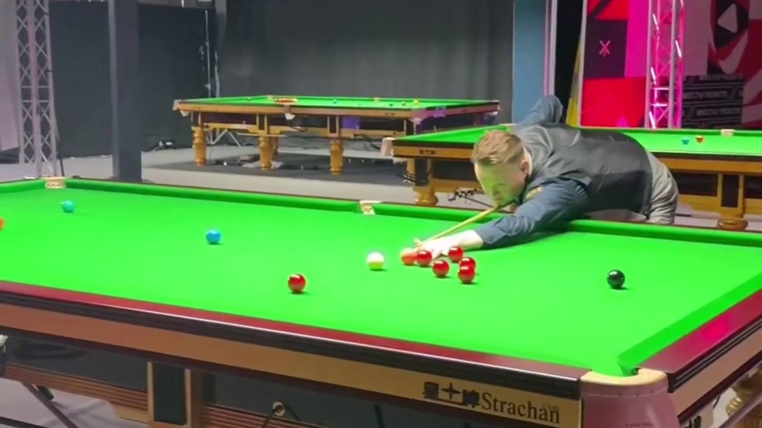 【魔术师的魔法时刻】
世界上最不会翻袋的打了杆翻袋
#2025斯诺克英锦赛 #斯诺克 #肖恩墨菲