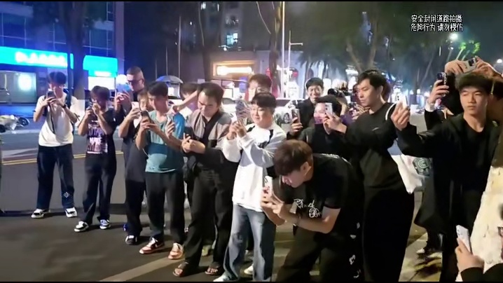 布加迪的魅力#小小小酷哥 #布加迪chiron #组织1995 #名场面