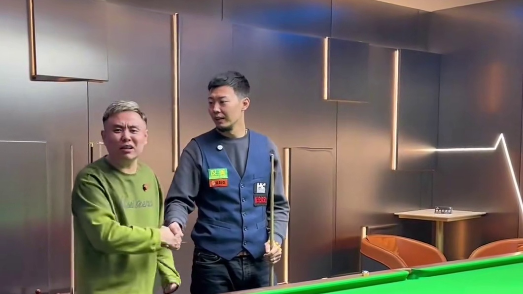 感谢HC巧克，振宏胶边，接下来我将暴击所有人11点半#台球是一种生活 #台球 #赵大宝台球