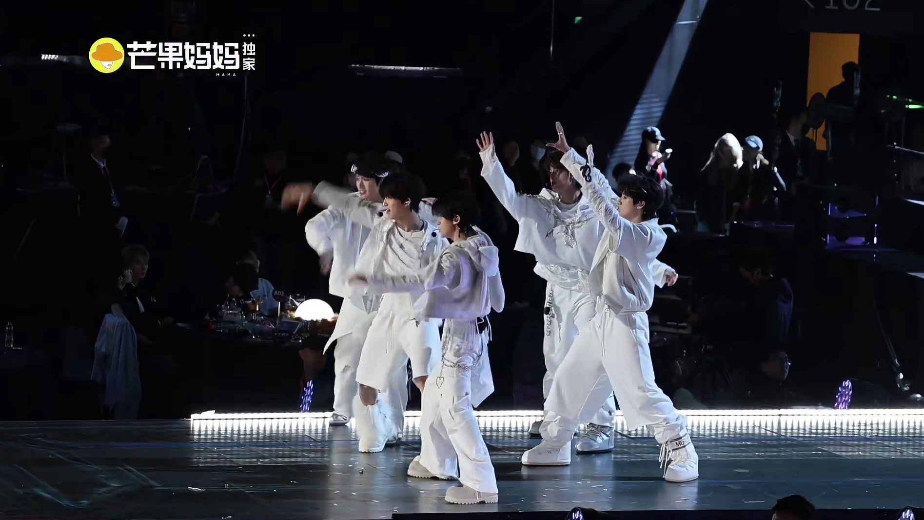 是超有活力的弟弟们！！！#TOP登陆少年 #2025爱奇艺尖叫之夜