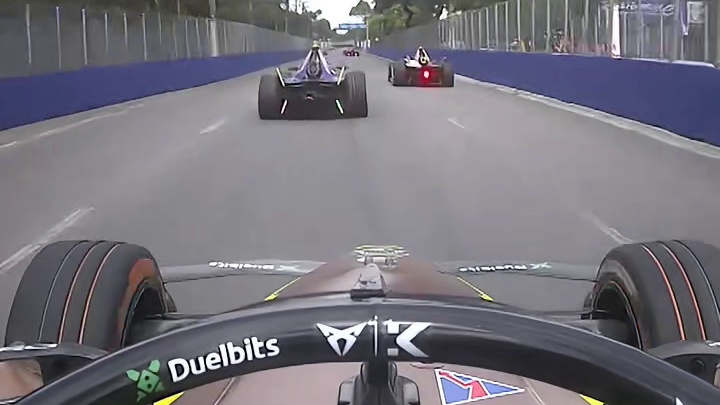 全视角回放，看看圣保罗揭幕战上佩佩·马蒂的翻车事故中到底发生了什么一场所有人都不愿见到事故，感谢现代