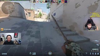 蛋看水晶哥打cs，直言他根本不會玩