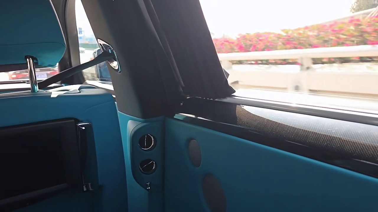 小酷落地广州！劳斯莱斯接机牌面拉满