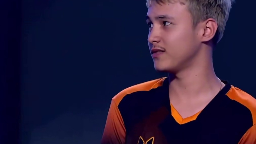 选你当底座，你还狂上了