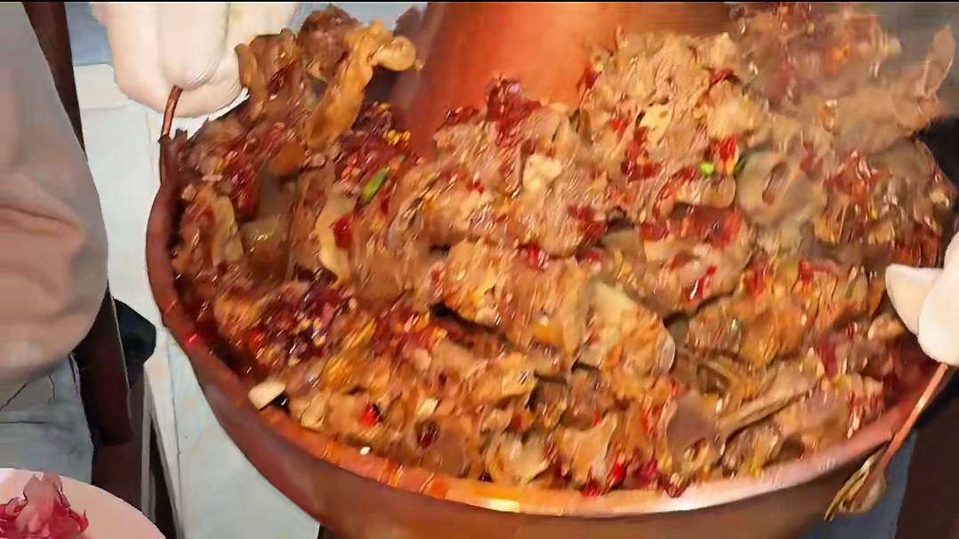 深圳巷子里的铜锅羊肉，味道绝了