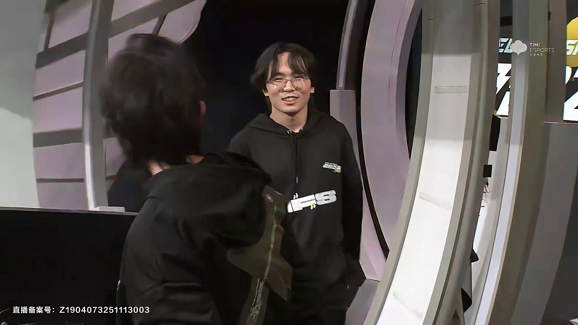 【全国车神争霸赛S4】捧杯时刻 恭喜源计划卫冕冠军！ 历经鏖战，终抵巅峰！当源计划举起全国车神争霸赛