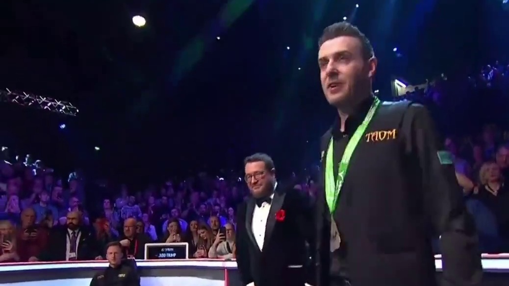 恭喜马克·塞尔比 10-8 战胜贾德·特鲁姆普，夺得#2025斯诺克英锦赛# 冠军！这是塞尔比第3个