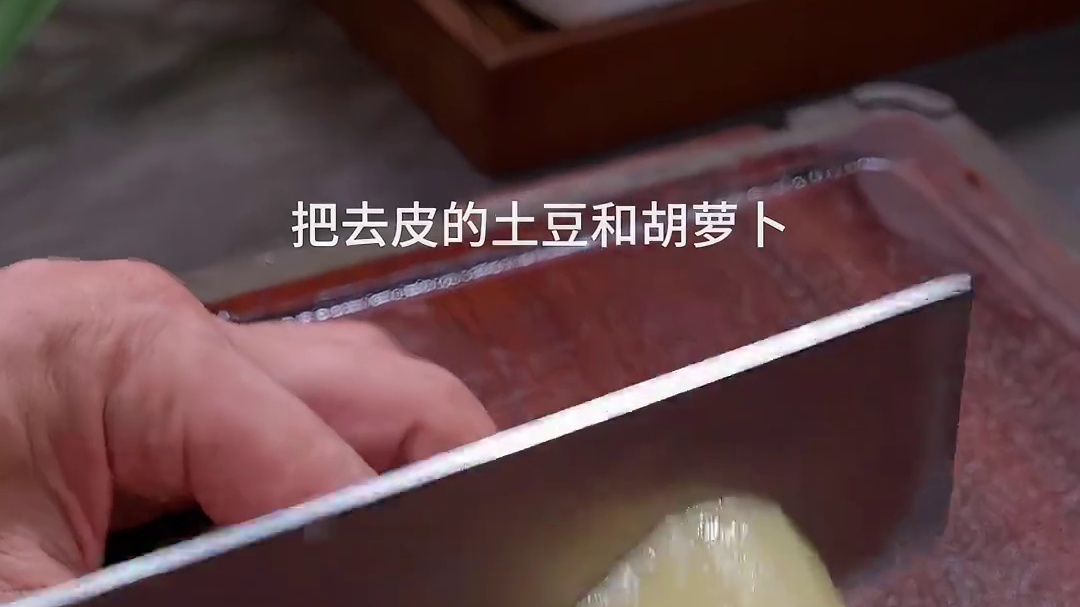 番茄炖牛腩 做法特别简单的番茄炖牛腩，又香又好吃，你也试试！