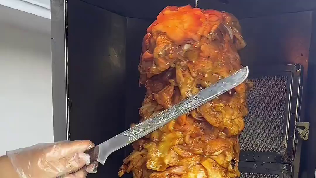 武汉街头偶遇8r的土耳其沙威玛卷饼！！